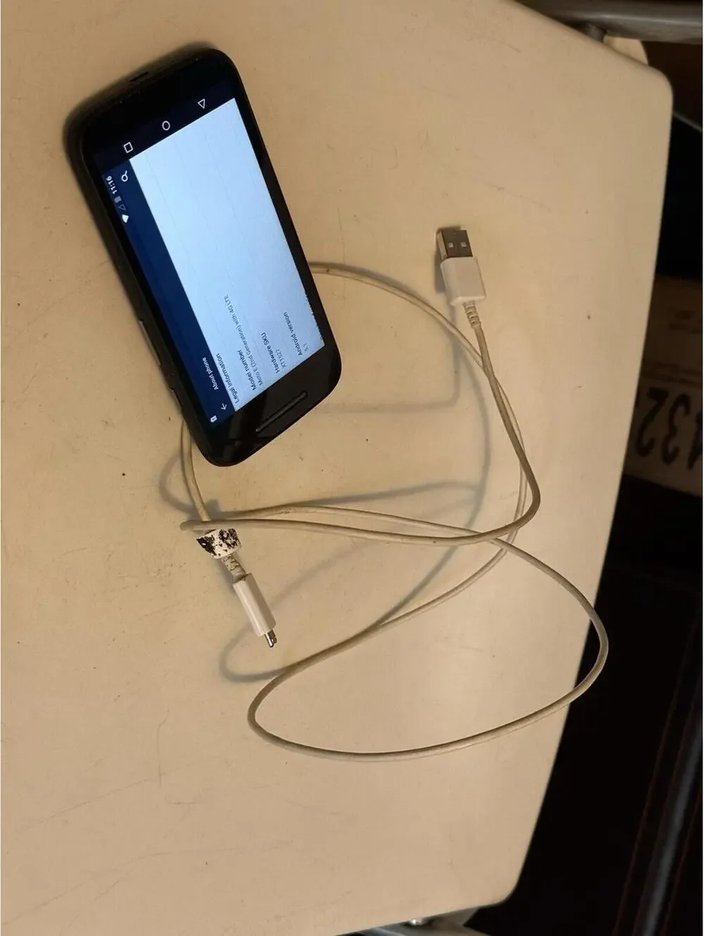 Motorola Moto E 2nd Gen XT1527 4G LTE The Back Is A Bit Mess Up, Bundle